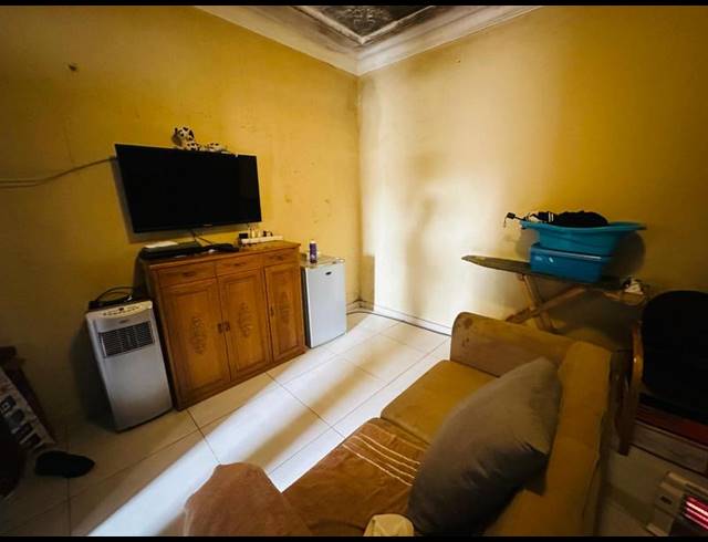 12 BEDROOM HOUSE FOR SALE IN PRIMROSE